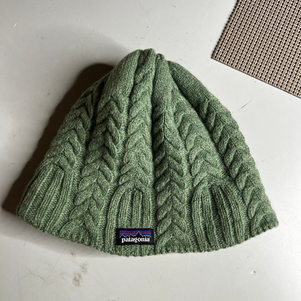 Patagonia Cable Knit Beanie Sage Green Wool Blend Fleece Lined Hat One Size